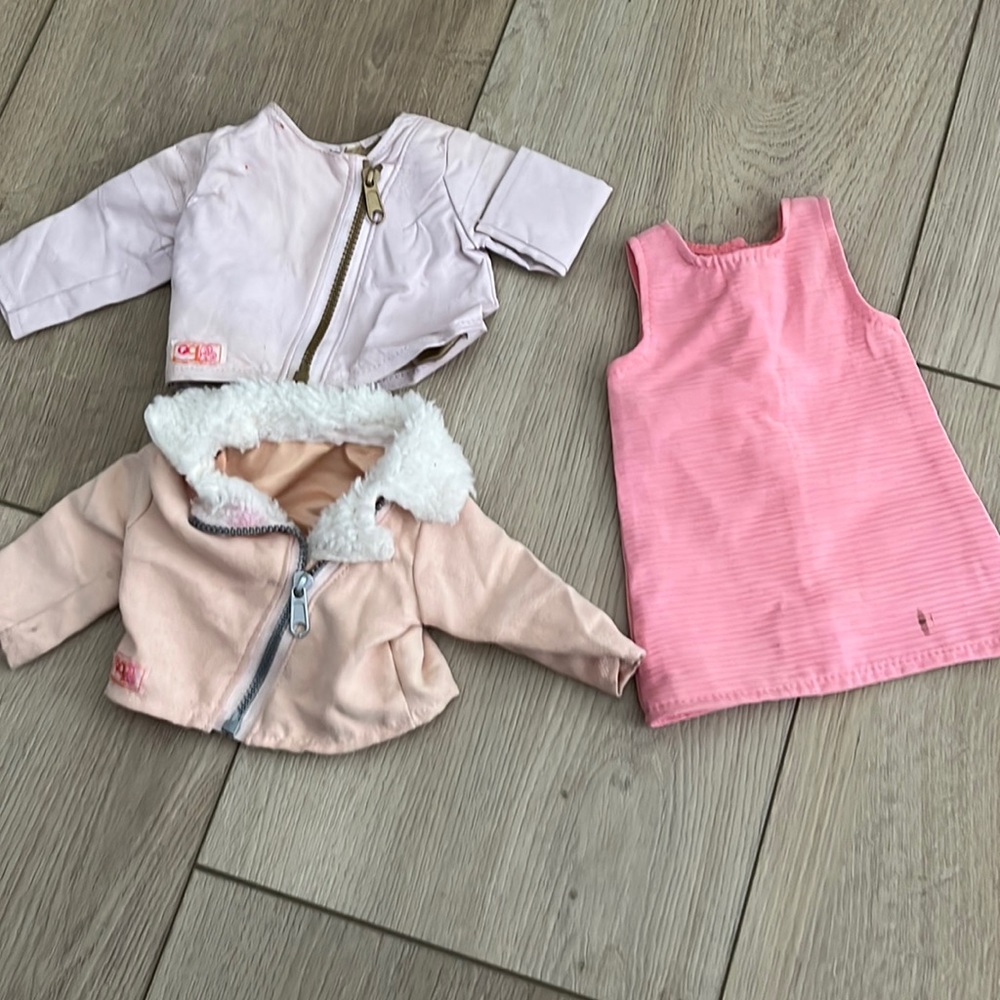 Lightly damaged doll cloths at very discounted price